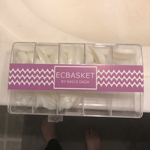 Acrylic nails - Picture 1 of 2